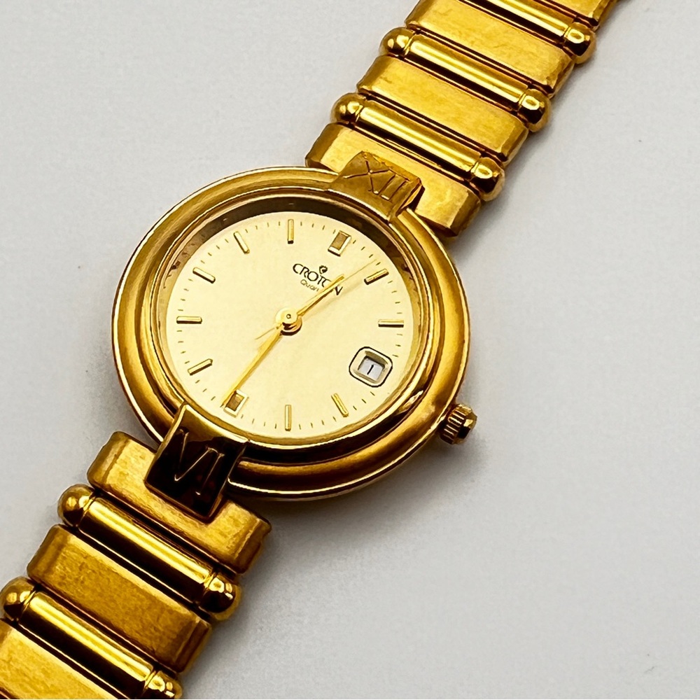 Vintage CROTON Ladies Gold Tone Watch Round Face Date Window 7.25” Bracelet - Picture 2 of 12
